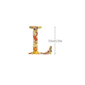 Bordado à máquina LETRA L Maiúscula 3"/7,5 cm Fonte de Ação de Graças Folhas de Outono, bolotas, abóboras e maçãs - Ricamo Broderie Stickdatei