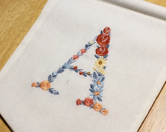 Diseño de bordado a máquina letra A 7,5 cm de alto Bastidor 4x4 (10 cm)  Bordado digital monograma floral Letras de flores matriz de bordado