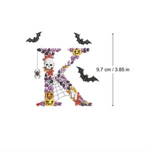 Bordado à máquina Halloween Letra K morcegos e caveiras 4x4 arco botânico Outono Assustador Outono abóbora vela Ricamo Broderie Stickdatei