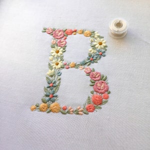 Machine embroidery LETTER B Uppercase 10cm / 4" tall dainty floral font Heirloom  Monogram  Broderie machine-Stickdatei-Ricamo macchina