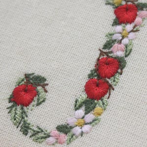 Diseño de bordado a máquina 5 cm de alto Monogramas Letras manzanas y flores Abecedario botánico Caracteres especiales Español Francés etc. imagen 7
