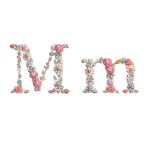 Diseño de bordado a máquina letra M pequeña mayúscula y minúscula Bordado digital monograma floral Letras de flores matriz de bordado