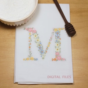 Diseño de bordado a máquina letra M 10 cm de alto Bordado digital monograma floral Letras de flores matriz de bordado