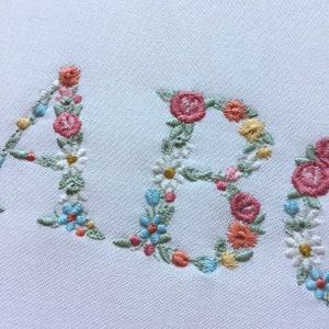 Floral Alphabet machine embroidery design Small Letters with flowers 1.68 in / 43 mm tall UPPERCASE and LOWERCASE Flower monogram heirloom 画像 4