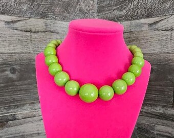 Vintage Green Gumball Necklace, Chunky Necklace, Gumball Necklace, Vintage Necklace, Statement Necklace, Green Necklace, Green Jewelry