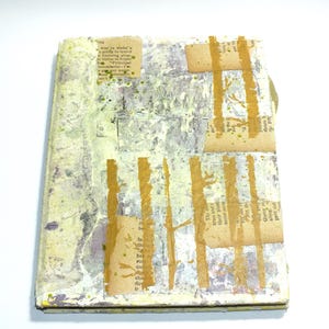 Alice in Wonderland Junk Journal Base: Altered Board Book with Pockets