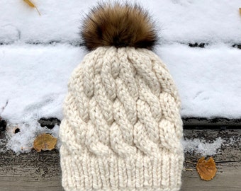 MODÈLE de chapeau de câble de tricot : Toque Twizzle/Chapeau tricoté/Toque tricotée/Modèle de tricot/Modèle de chapeau/Modèle de bonnet/Maille épaisse/Modèle de chapeau d’hiver/Pour elle