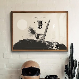Stampa Cowgirl Surfer, Poster Vintage Surfs Up Cowgirl, Arte Murale Coastal Cowgirl, Grande Poster Tavola da Surf, Stampa Estiva Retro per Casa sulla Spiaggia