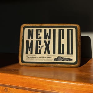 Arte murale del New Mexico, cartello in legno vintage, decorazione murale da viaggio del New Mexico, poster moderno di metà secolo, decorazione murale eclettica occidentale