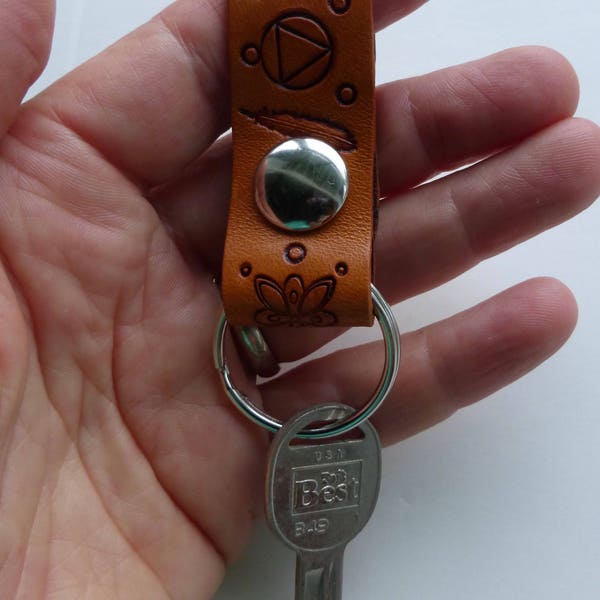 recovery dual leather finger fob, recovery gifts, addiction recovery, aa gifts, na gifts, Al Anon symbol, custom leather recovery gifts