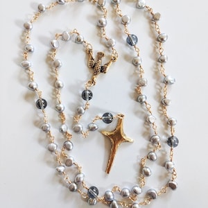 Artisan Wire Wrapped Rosary: Silvery Gray Pearl, Gray Quartz, Gold Finish