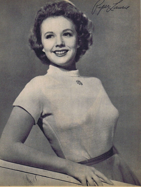 Vintage Film Star Piper Laurie in Nice Pose and Smile Magazine Picture