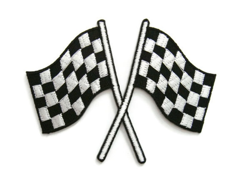 Peut inclure: Deux drapeaux de course &agrave; damier noir et blanc crois&eacute;s avec des p&ocirc;les blancs.