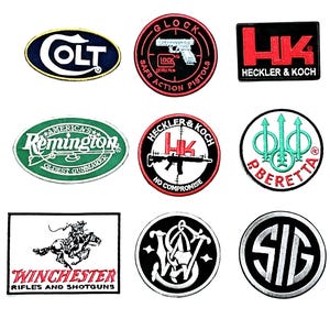 Armes à feu et écussons pour armes de poing