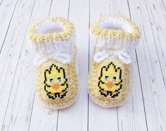 Chocobo inspired knitted baby booties * Final Fantasy stay on newborn crib shoes * video game slippers * gamer gift