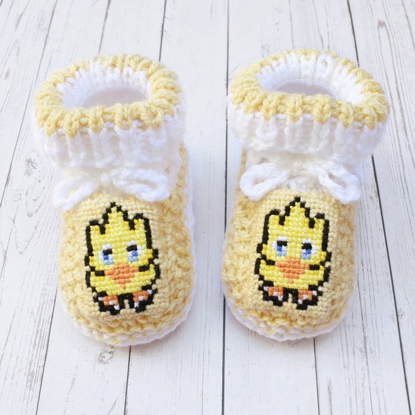 Chocobo inspired knitted baby booties * Final Fantasy stay on newborn crib shoes * video game slippers * gamer gift
