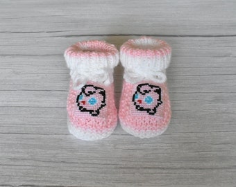 Pokemon Jigglypuff inspired knitted baby booties * stay on newborn shoes  * crib slippers * cute baby shower gift * coming home outfit