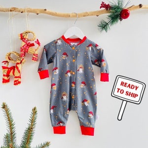PRÊT À L'EXPÉDITION 3-6 mois, barboteuse bébé gnomes de Noël unisexe, tenue photo pour carte de Noël Gonks, idée cadeau baby shower pour les fêtes de fin d'année