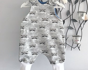 Raccoon baby romper, Raccoon harem overall, Grey raccoon jumper, Infant unisex dungaree, Woodland animal romper, Organic romper beanie set