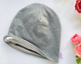 Erwachsene Satin gefütterte graue slouchy Mütze Hut, leichte graue Satin gefütterte Mütze, Unisex Chemo Alopecia Mütze, lockige Haar Schutzmütze