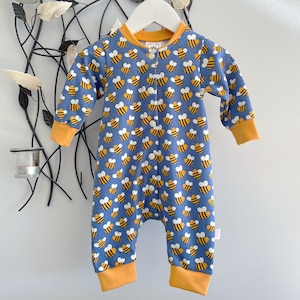 Bumble bee long sleeve footless romper, Baby infant toddler bee sleep n playsuit, Gender neutral honey bee sleeper, Half bee day outfit