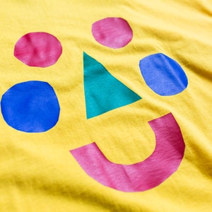 T-shirt Happy Face Handemade, Iron print t-shirt, Illustrations, Silkcreen, smiley t-shirt, handemade t-shirt image 5