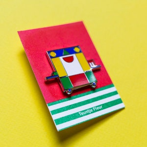 Emaille Pin of a risograph Small Broche badge risoprint pins harde emaille pin Teuntje Fleur geometric smiley pin image 3