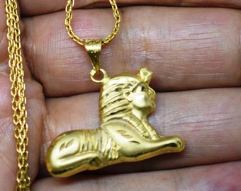 Charming Hallmark 18 K. Gold pendant ancient Egypt Most famous monuments Sphinx