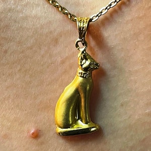 Hallmark ancient Egypt 18 Karat Gold Pendant Goddess Bastet Cat. image 1