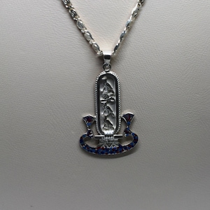 Fascinant Sterling Hallmark Cartouche personnalisé en argent sterling Décoré avec des divinités égyptiennes antiques *** NOUVEAU *** soyez le premier à l&#39;avoir.