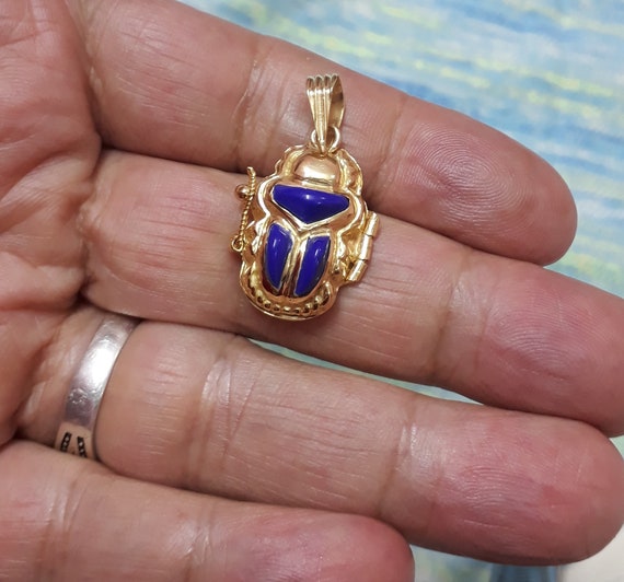 Fascinating Hallmark 18 K. Gold Charm Pendant Egypt Pharao s Luck