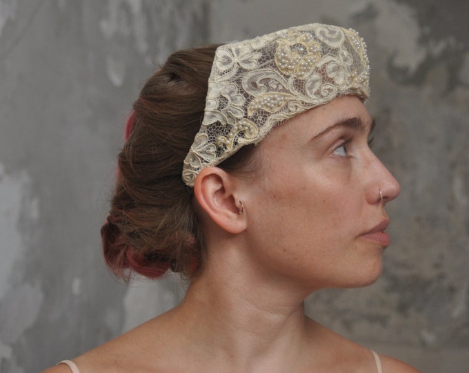 Lace vintage bridal headpiece from the early 1980s