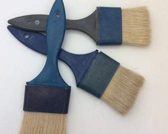 3 Unused vintage grainer brushes, Soviet white horse hair paint brushes, Retro painter tool with blue grey plastic handle, New old stock