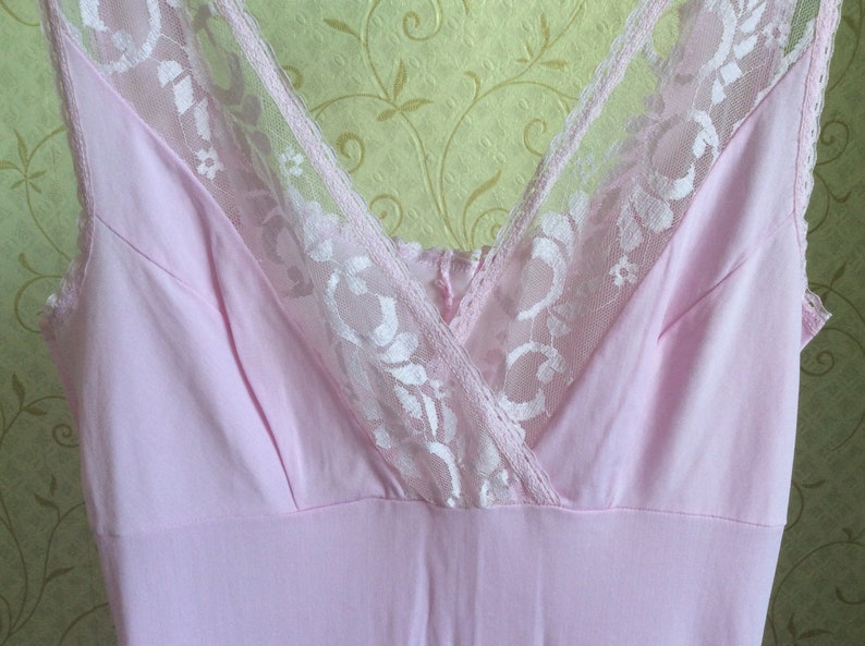 Us 6 80s soviet ladies underwear Uk 10 Slim fit Eu 38 New old stock Unworn vintage pink slip Retro synthetic lace negligee