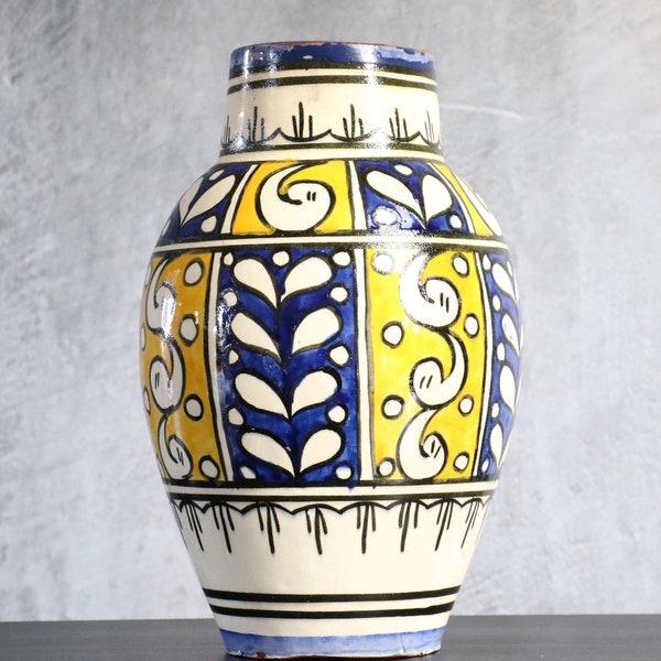 Vase vintage en céramique marocaine - signé Aiserghini Safi - décor bleu et jaune - Poterie Serghini