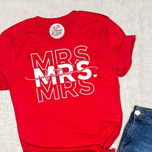 Future Mrs Shirt, Engaged Shirt, Bride Shirt, Bride T-shirt, Wedding Gift, Bride to be Gift, Bride Tee, Bridal Party Shirt, Gift for Her