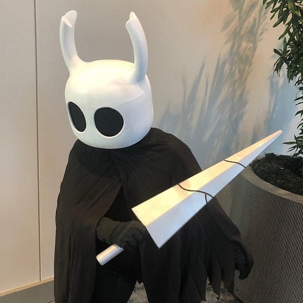 Hollow Knight Mask and nail combo, Hollow knight Mask cosplay