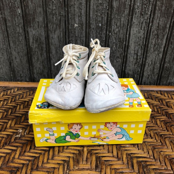 Vintage Baby Shoes, White, Walking Shoes, Crib Sh… - image 1