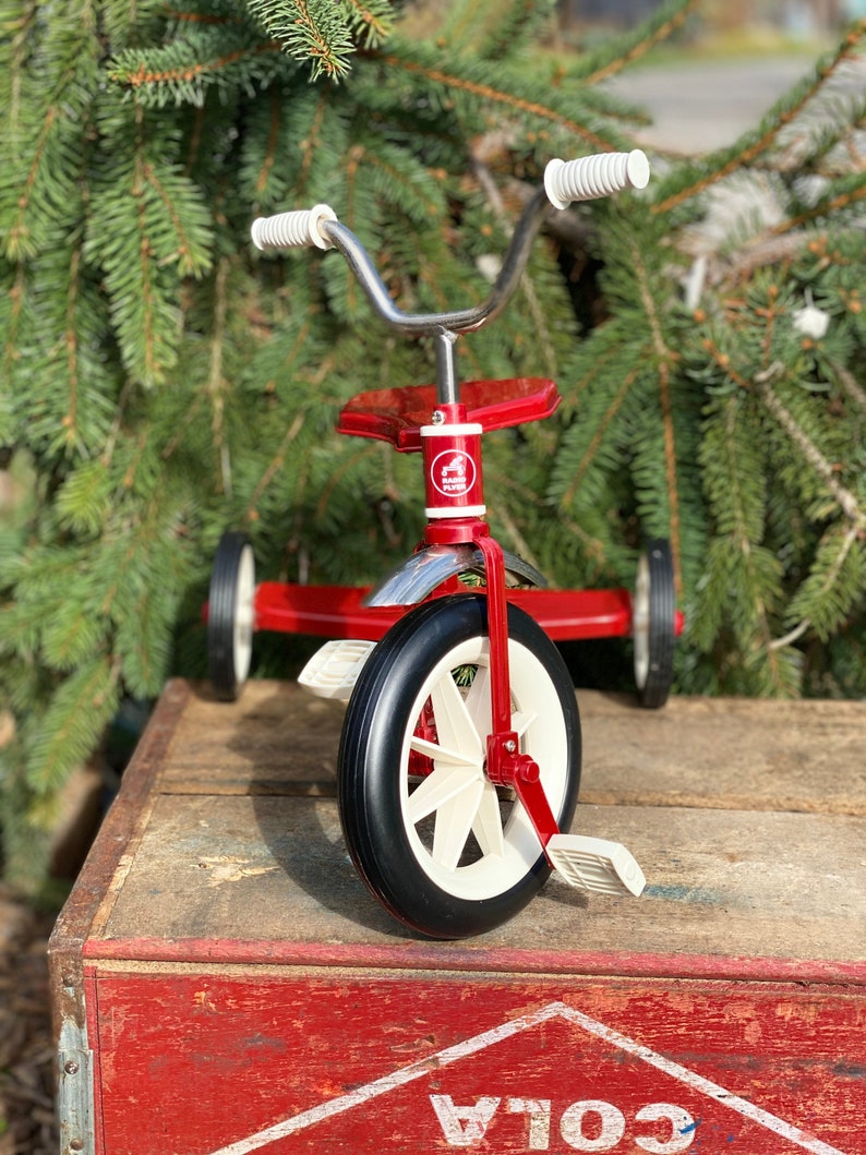 radio flyer metal tricycle