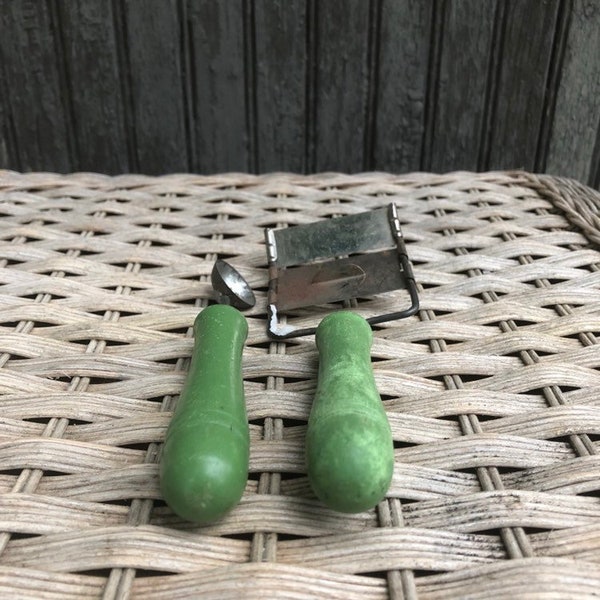 Vintage Wooden Melon Scoop, Vegetable Peeler, Veggie, Potato, Scooper, Wood, Green, Farmhouse, Country Kitchen