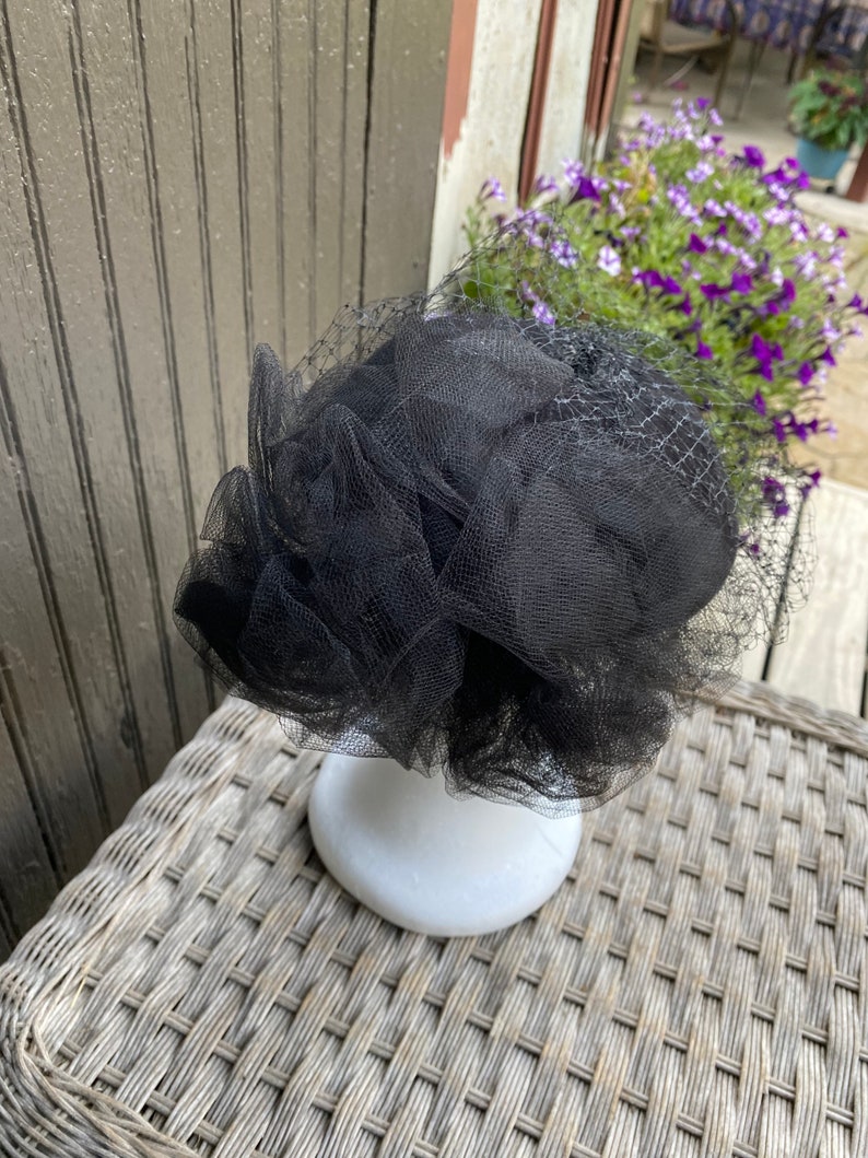 Vintage Pill Box Hat, Black, Fascinator, Womens, Hat, Formal image 4