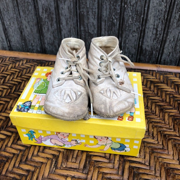 Vintage Baby Shoes, White, Walking Shoes, Crib Shoes, Booties