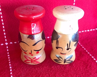 Vintage Salt and Pepper Shakers, chef, Restaurant ,wood, wooden