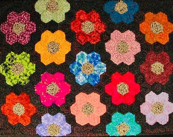 Grannie’s Flower Garden, A Rug Hooking Pattern by Cactus Needle