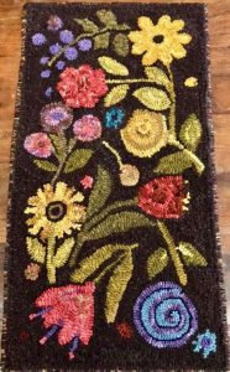 Flower Power, A Rug Hooking Pattern by Cactus Needle - Etsy