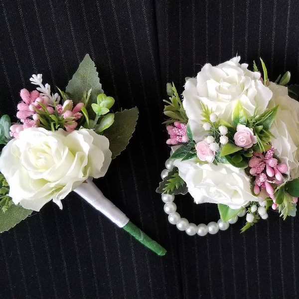 White pink corsage and boutonniere set, White roses corsage set,  Rose corsage and boutonniere. Pearl bracelet corsage and boutonniere