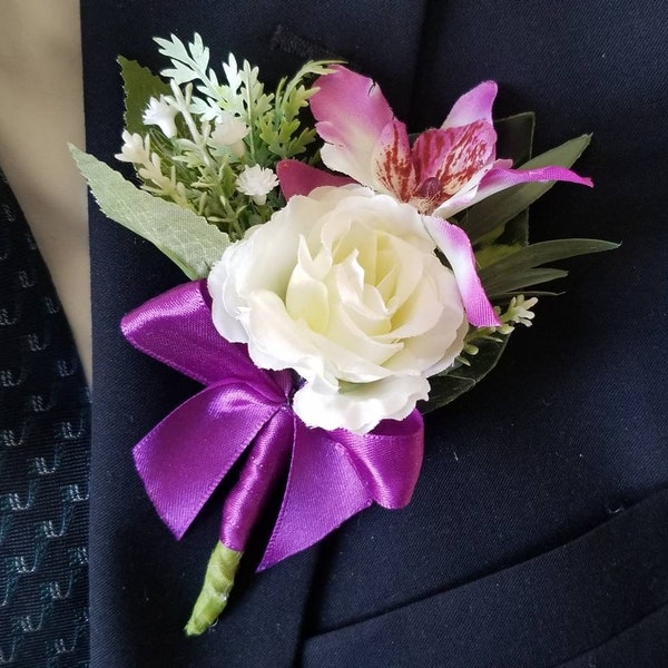 Boutonnière fuchsia, boutonnière blanc fuchsia, boutonnière de mariage fuchsia. Boutonnières garçons d'honneur fuchsia