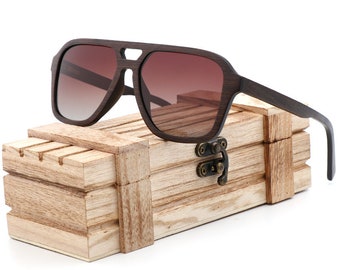 Óculos de sol estilo Carrera em madeira. Personalize suas lentes e escolha o estilo do estojo ou caixa para seus óculos de sol de madeira.