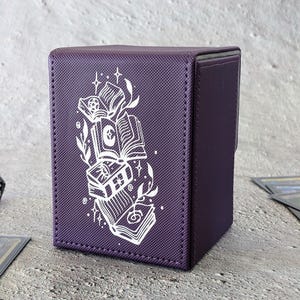 Duskmourn &quot;Aminatou, Veil Piercer&quot; MTG Commander Deck Box