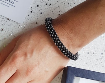 Delicate black bracelet with Japan seed beads black bead bracelet Based-metal Luxury jewelry